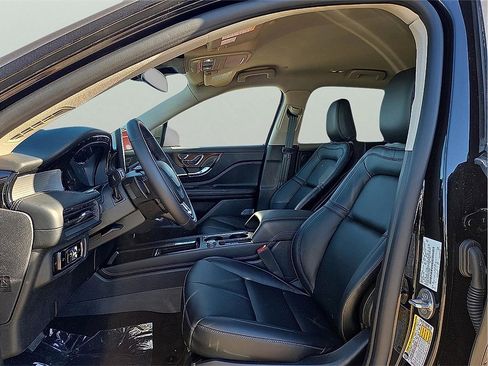 New 2026 Lincoln Corsair Premiere image 11