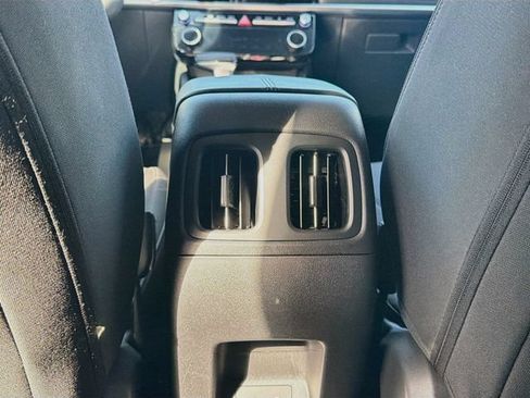 Used 2025 Hyundai Tucson SEL FWD image 24