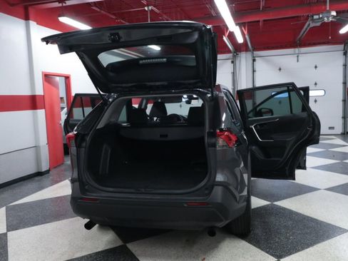 Used 2022 Toyota RAV4 LE image 23