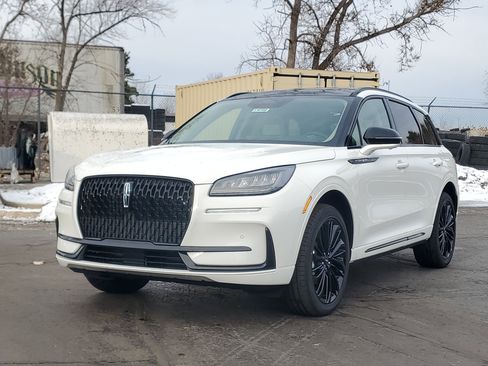 New 2026 Lincoln Corsair Premiere image 2