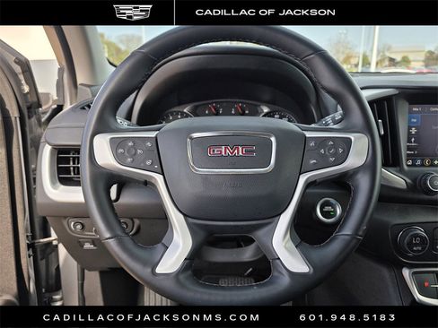 Used 2024 GMC Terrain SLT image 21