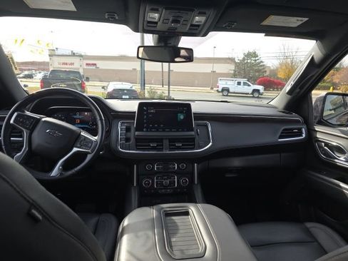 Used 2022 Chevrolet Tahoe Z71 w/ Luxury Package image 16