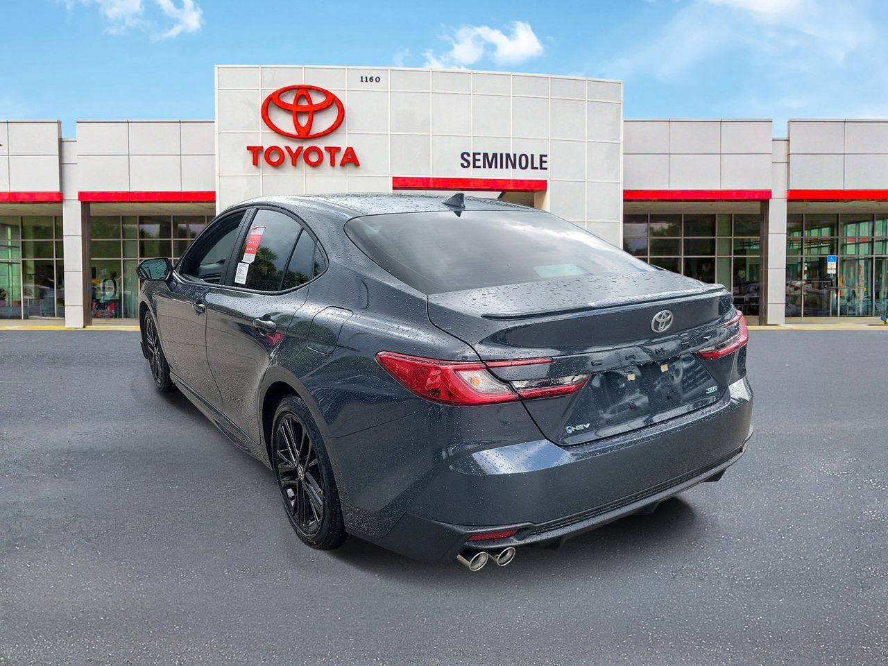Used 2026 Toyota Camry SE FWD image 4
