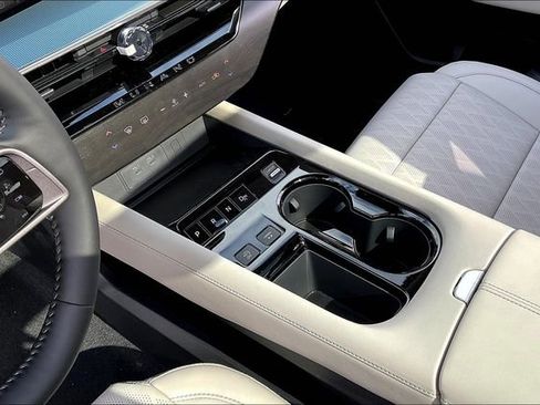 Used 2025 Nissan Murano Platinum w/ Cargo Package image 7