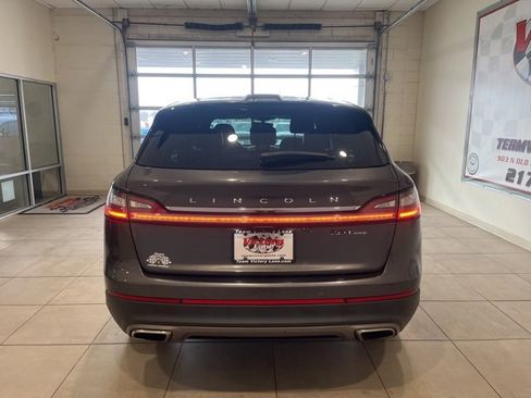 Used 2019 Lincoln Nautilus Reserve image 6