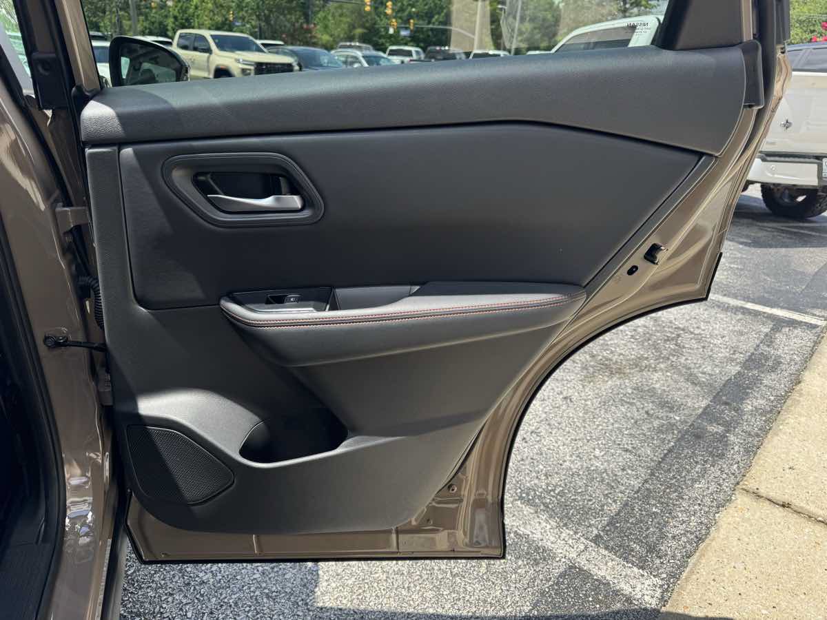 Used 2025 Nissan Rogue SV w/ Rock Creek Premium Package AWD/4WD image 29