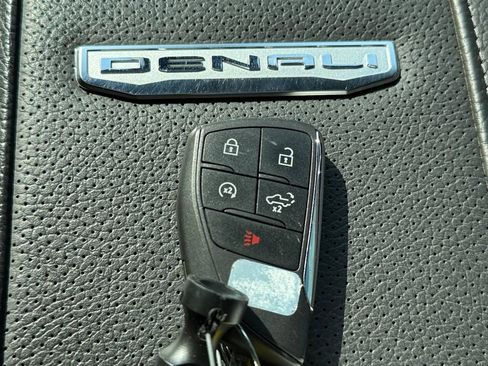 Used 2024 GMC Sierra 3500 Denali w/ Denali Reserve Package AWD/4WD image 41