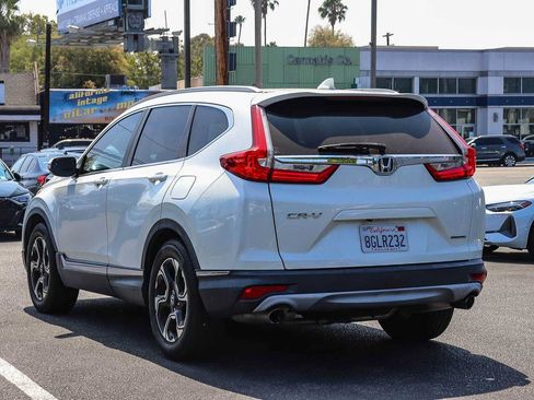 Used 2018 Honda CR-V Touring image 2