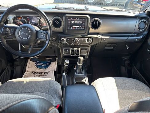 Used 2021 Jeep Gladiator Sport AWD/4WD image 21