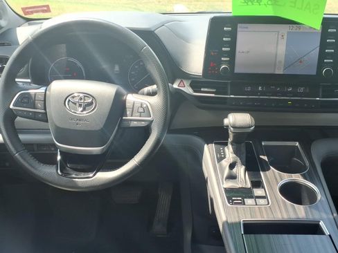 Used 2021 Toyota Sienna Limited AWD/4WD image 9