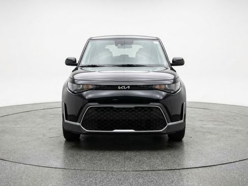 Used 2025 Kia Soul LX w/ LX Technology Package image 2