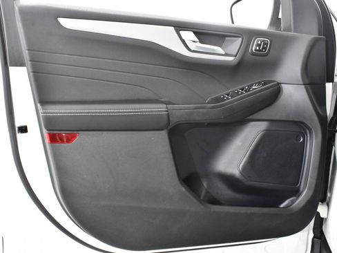 Used 2023 Ford Escape Platinum image 25