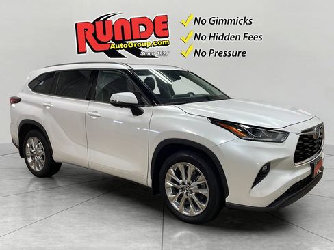 Used 2024 Toyota Highlander Limited AWD/4WD image 8