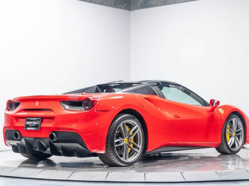 Used 2018 Ferrari 488 Spider RWD image 23