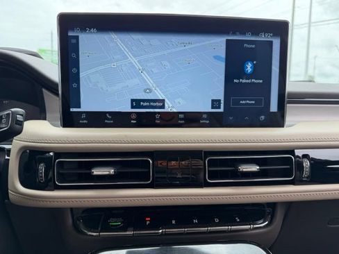 Certified 2022 Lincoln Nautilus FWD w/ Premium Package image 18