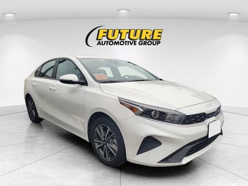 Used 2023 Kia Forte LXS w/ LXS Technology Package FWD image 1