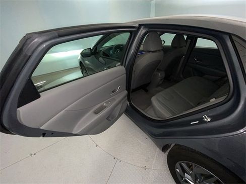 Used 2024 Hyundai Elantra SEL image 22