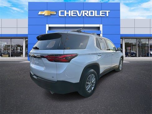 Certified 2023 Chevrolet Traverse LT w/ Rear Camera Mirror Package image 2