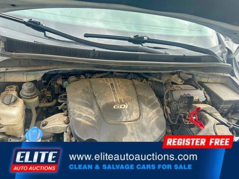 Used 2017 Kia Sedona L image 13