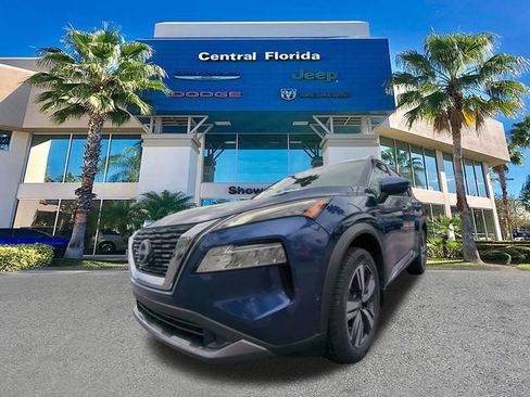 Used 2023 Nissan Rogue SL w/ SL Premium Package image 9