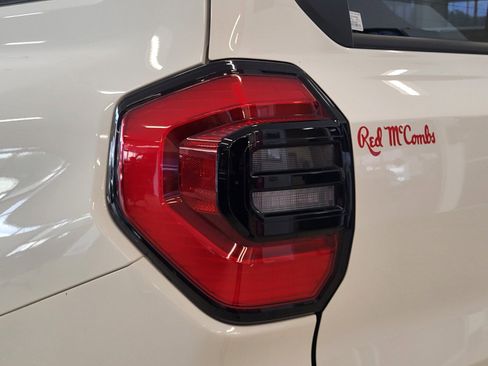 Used 2025 Toyota 4Runner SR5 AWD/4WD image 9