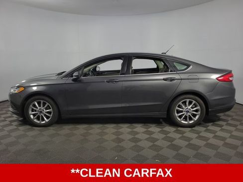 Used 2017 Ford Fusion SE FWD image 5