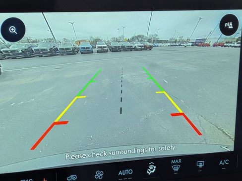 Used 2025 Lincoln Corsair Grand Touring w/ Towing Package AWD/4WD image 18