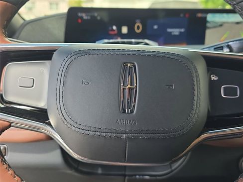 New 2026 Lincoln Navigator L Reserve AWD/4WD image 24