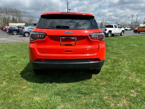Used 2018 Jeep Compass Sport image 4