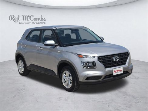 Certified 2025 Hyundai Venue SE FWD image 9