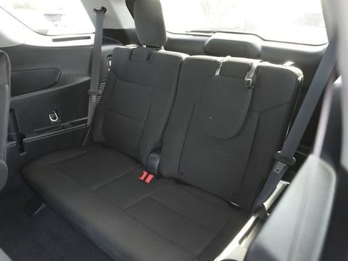 Used 2024 Ford Explorer XLT image 14