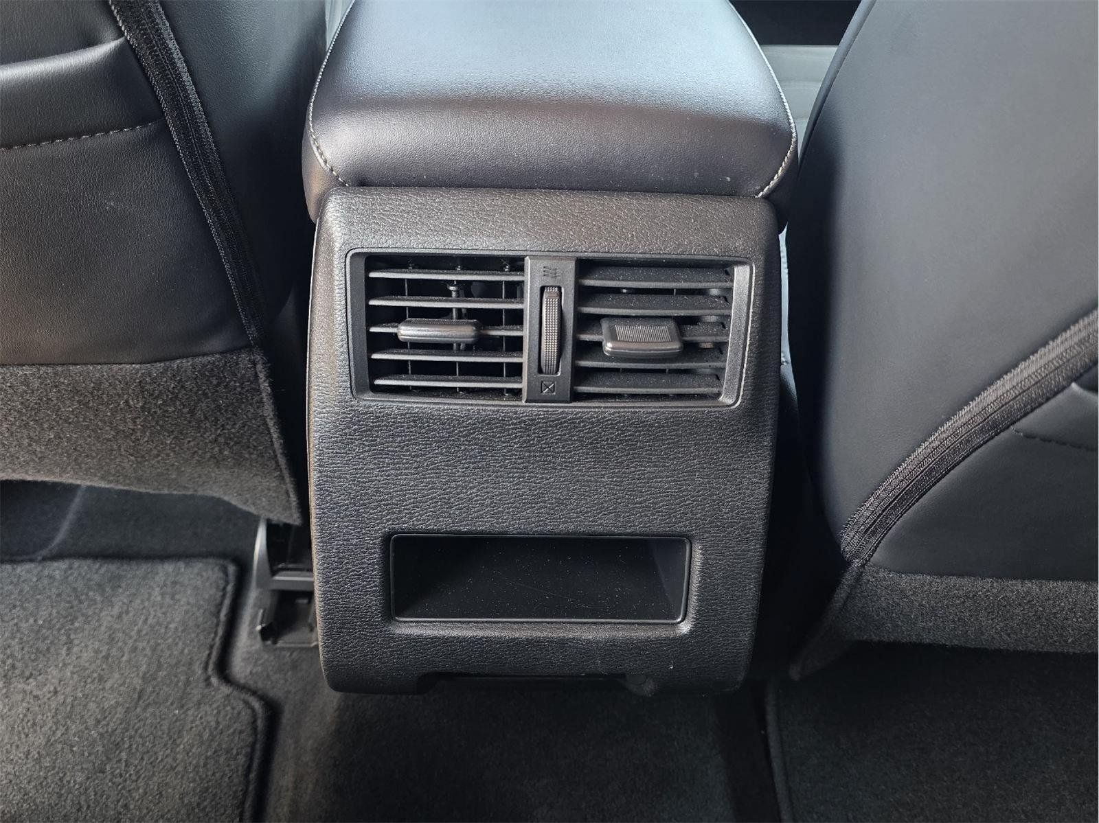 Used 2024 Mitsubishi Outlander SE FWD image 30