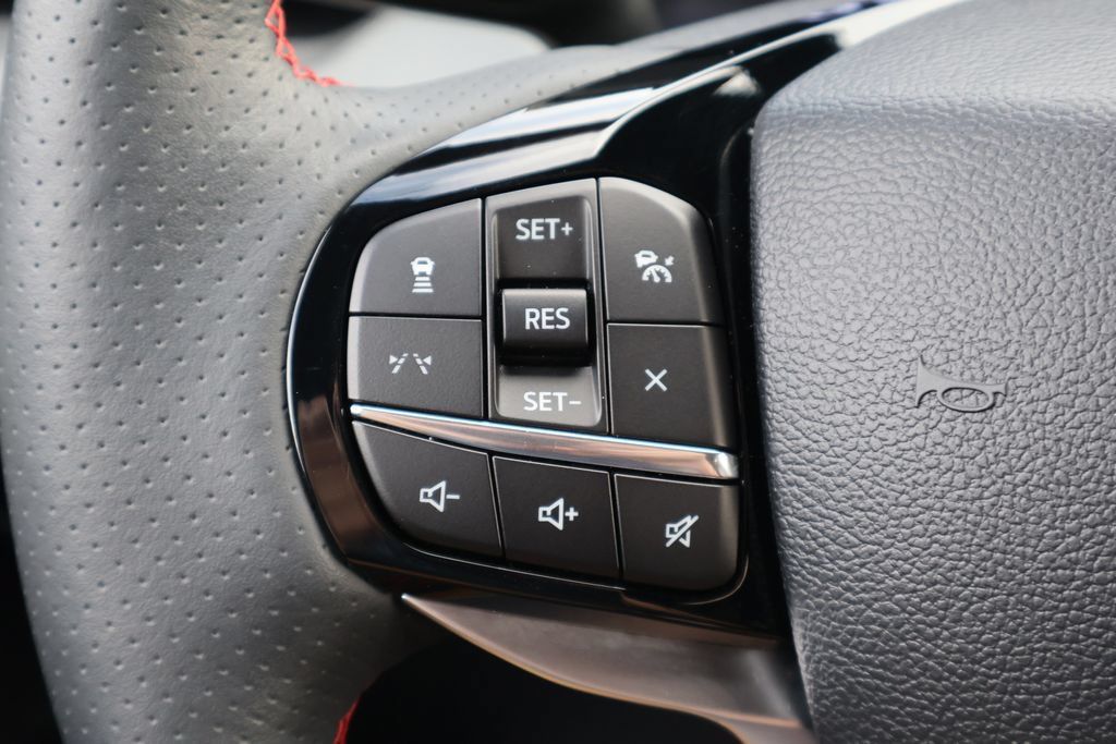 Used 2025 Ford Explorer ST-Line w/ Premium Package AWD/4WD image 8