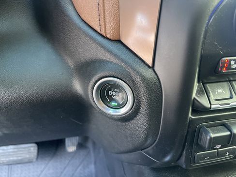 Used 2020 Chevrolet Silverado 1500 High Country w/ Technology Package image 29