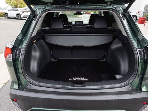 Certified 2022 Toyota Corolla Cross XLE w/ Convenience Package image 8