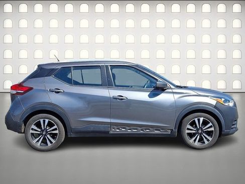 Used 2020 Nissan Kicks SV FWD image 8