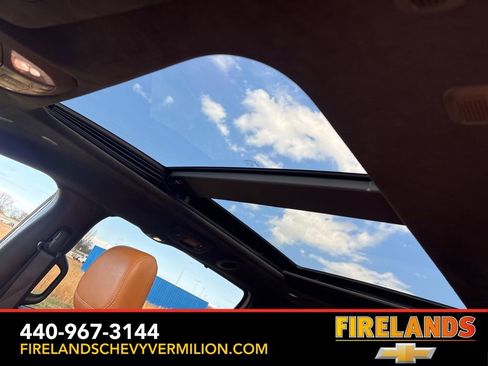 Used 2022 Chrysler Pacifica Pinnacle image 3