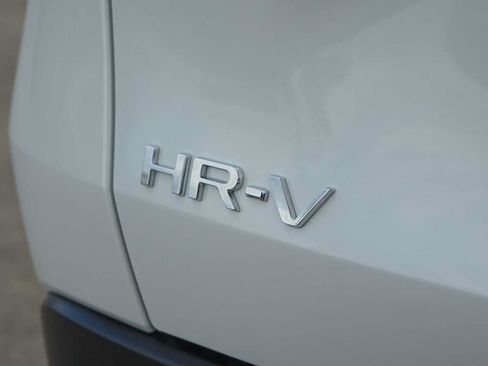 New 2027 Honda HR-V LX image 8