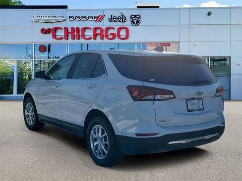 Used 2022 Chevrolet Equinox LT image 2