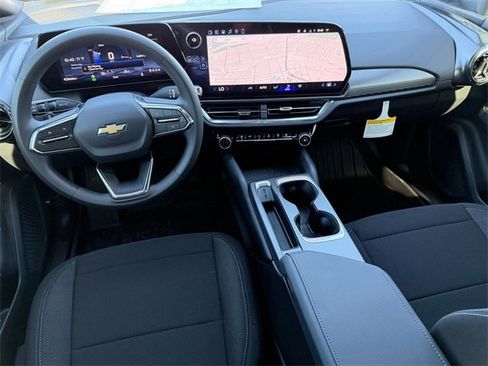 New 2026 Chevrolet Equinox EV LT w/ Midnight Package image 9