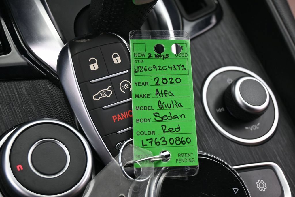 Used 2020 Alfa Romeo Giulia w/ Nero Edizione RWD image 28