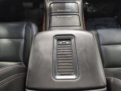 Used 2019 Chevrolet Suburban Premier AWD/4WD image 16