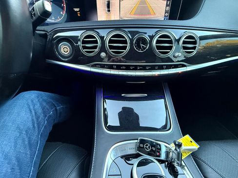 Used 2020 Mercedes-Benz S 560 Sedan w/ AMG Line Exterior image 22