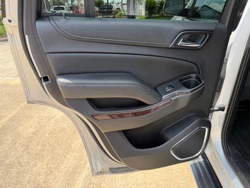 Used 2016 GMC Yukon SLE w/ Convenience Package RWD image 12