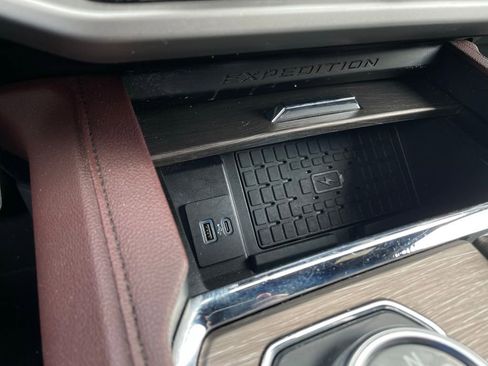 Used 2024 Ford Expedition Max Limited RWD image 19