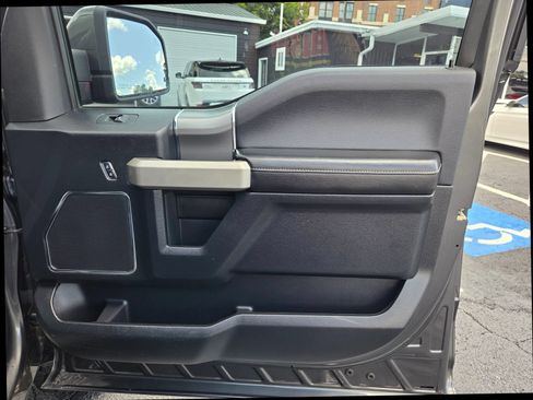 Used 2017 Ford F150 Lariat w/ Equipment Group 502A Luxury AWD/4WD image 39