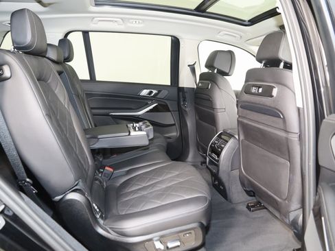 Used 2023 BMW X7 xDrive40i w/ Premium Package image 15