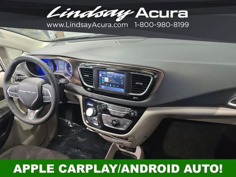 Used 2023 Chrysler Voyager LX FWD image 10