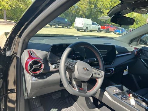 New 2026 Chevrolet Equinox RS w/ LPO, Floor Liner Package image 10