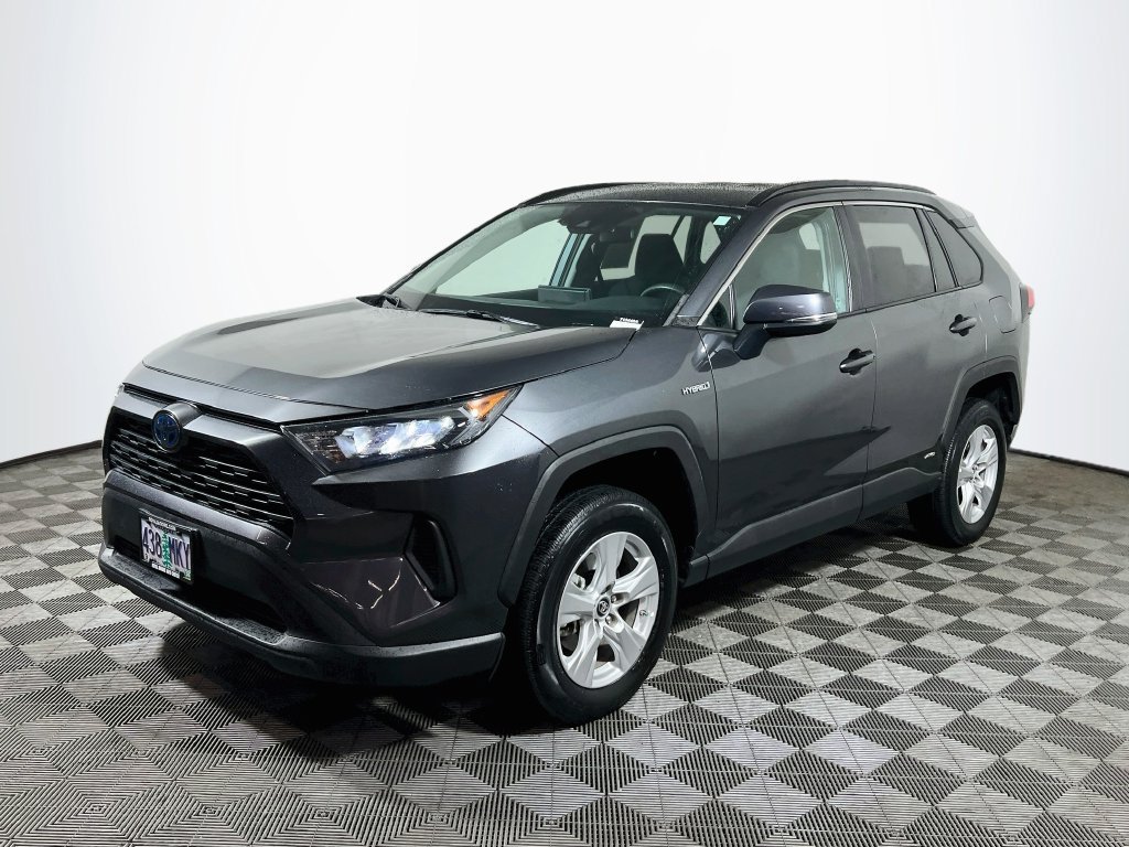 Used 2020 Toyota RAV4 LE w/ Carpet Mat Package AWD/4WD image 3